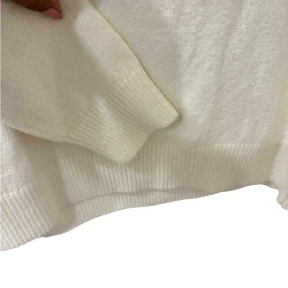 VINCE CAMUTO Off The Shoulder Tops - Picture 4 of 5